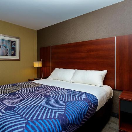 Sky Hotel Flushing/Laguardia Airport New York Bagian luar foto
