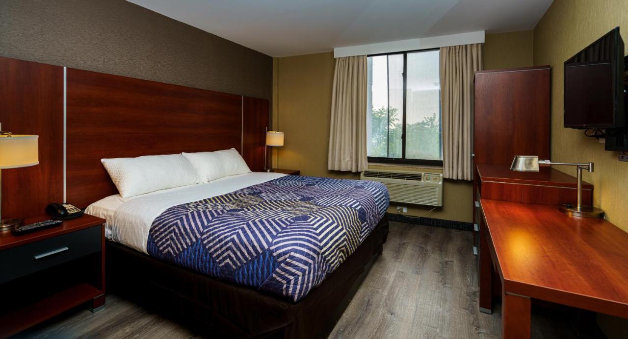 Sky Hotel Flushing/Laguardia Airport New York Bagian luar foto