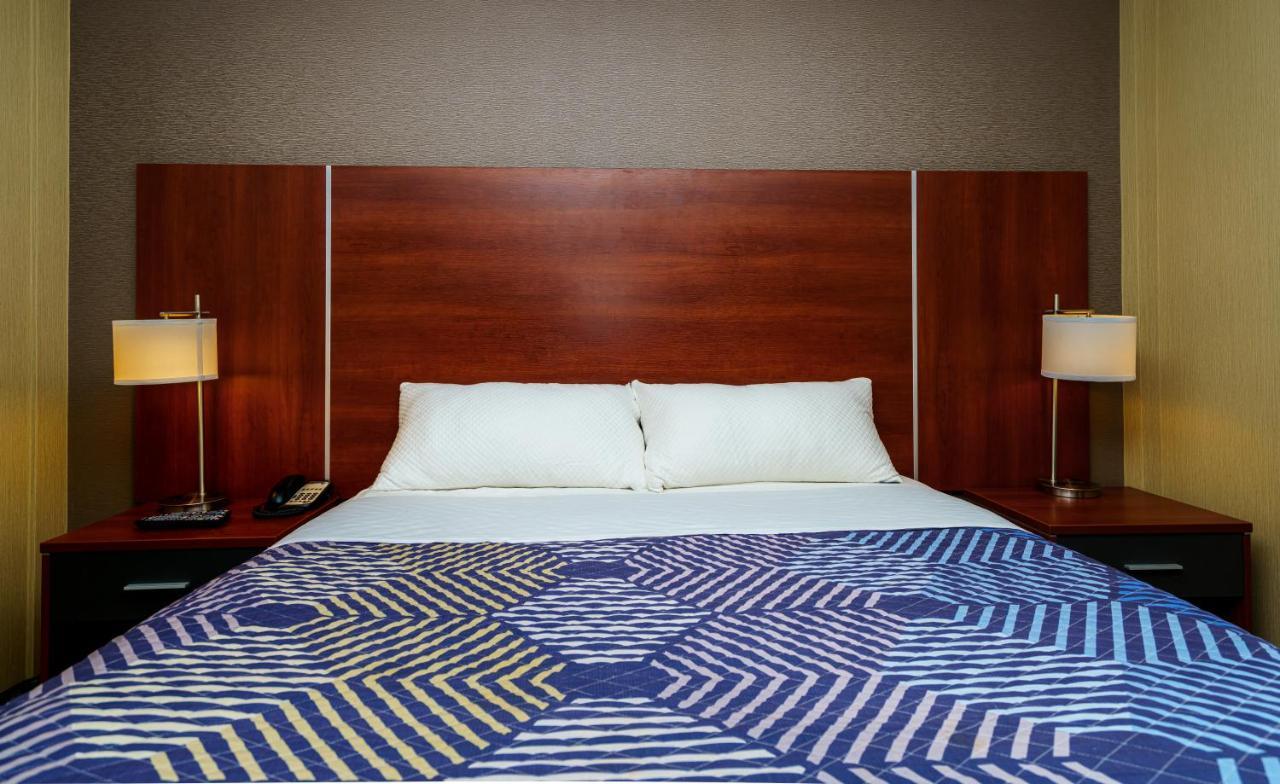 Sky Hotel Flushing/Laguardia Airport New York Bagian luar foto